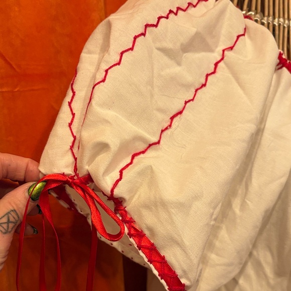 Embroidered, Handmade Peasant Blouse with Red Floral Design - Picture 4 of 5